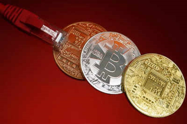 Apr&egrave;s l&rsquo;approbation de l&rsquo;ETF Bitcoin, les analystes restent divis&eacute;s sur le calendrier de l&rsquo;ETH ETF