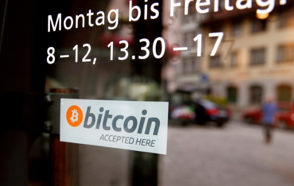 Le Bitcoin et l'Ethereum mènent les gains du marché des crypto-monnaies alors que la capitalisation globale atteint 1,77 trillion de dollars